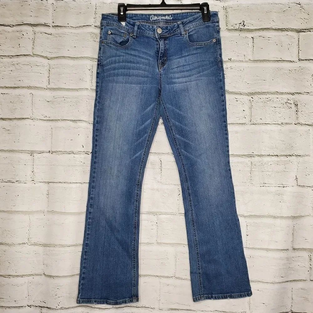Aeropostale Chelsea bootcut size 10 short jeans